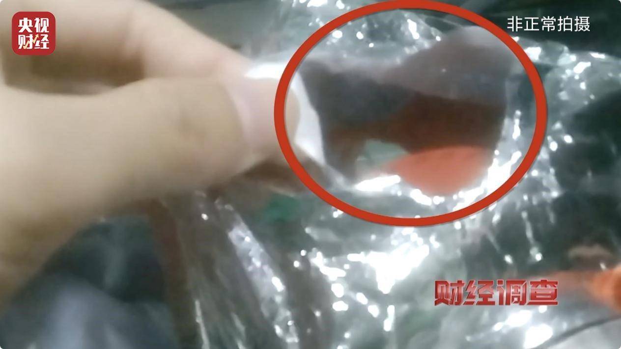 用手一撕就破、戴了不如不戴，央視起底不防毒的防毒面具