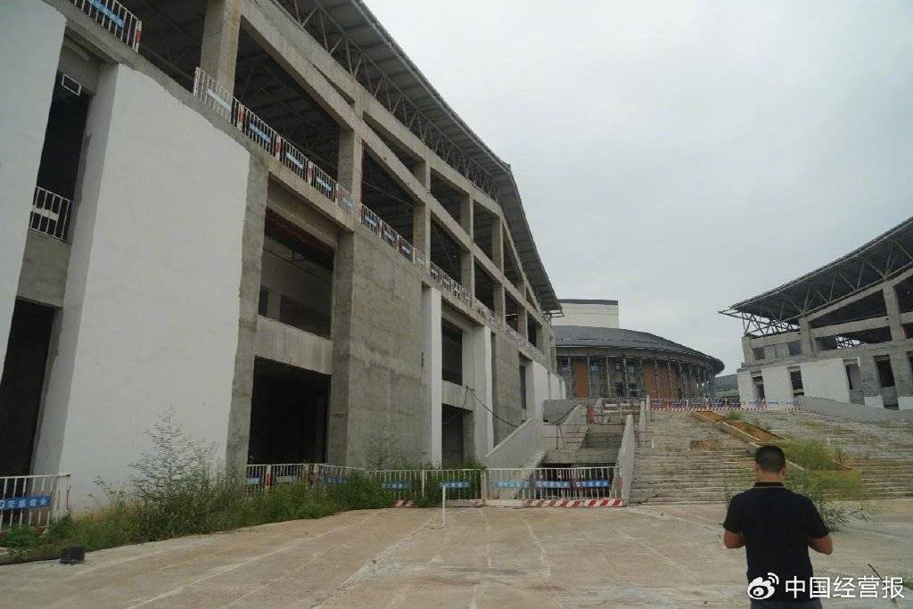 已耗資6億元 贛南最大在建文體民生項(xiàng)目停工十個月