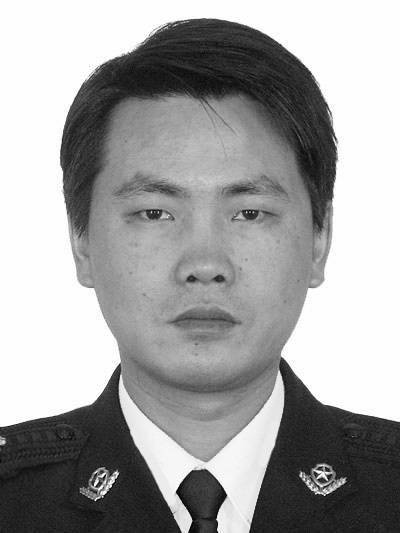 痛心！武漢版“八里河派出所”所長(zhǎng)凌晨在所里倒下 年僅52歲