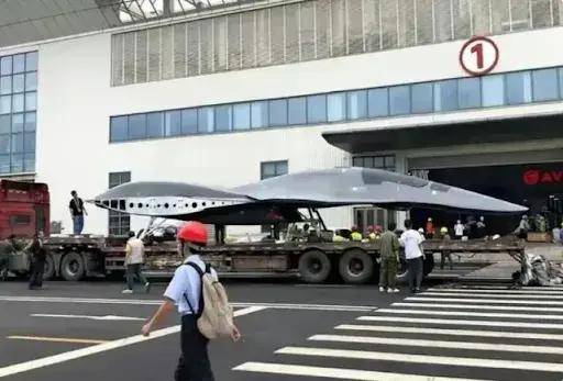 南天門計劃是真的？“白帝”空天戰(zhàn)機亮相珠海！六代機真長這樣？