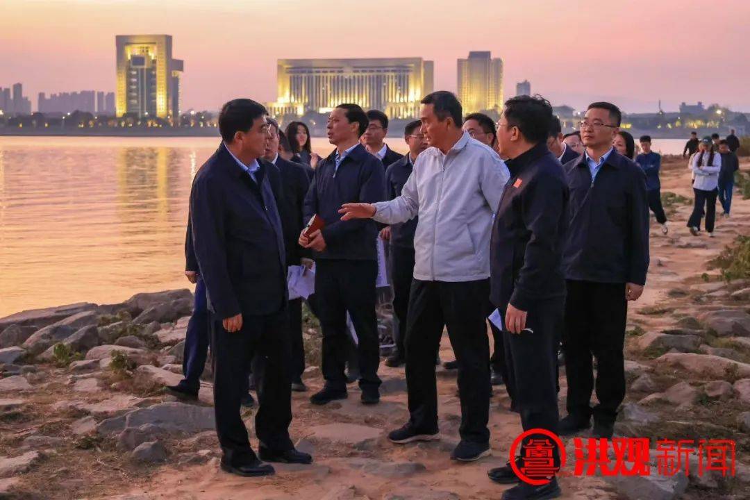 李紅軍調研贛江沿岸露天游泳場規(guī)劃建設工作