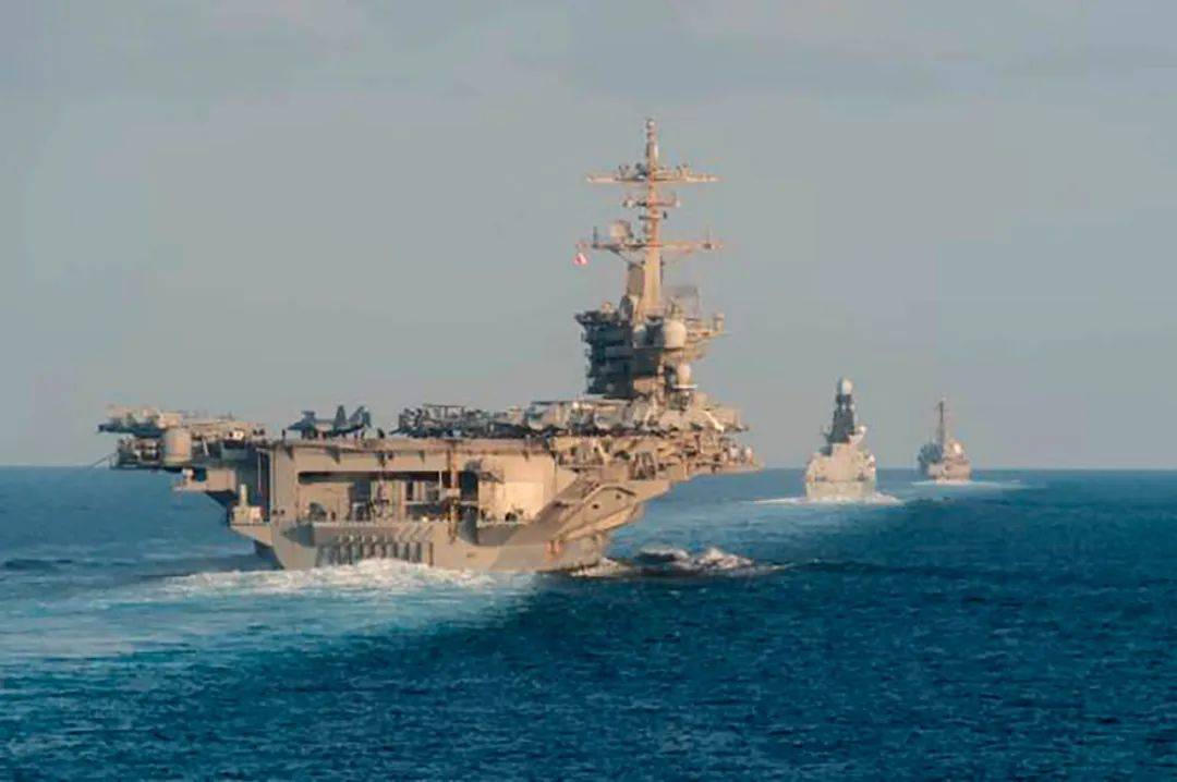 美軍方承認(rèn)：兩軍艦遭8架無(wú)人機(jī)、8枚導(dǎo)彈攻擊