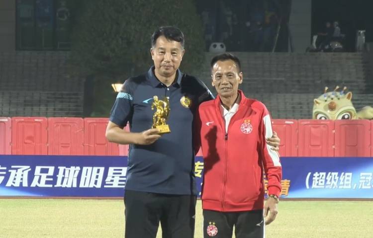 老甲A超級(jí)組頒獎(jiǎng)：四川、廣州、遼寧獲冠亞季軍，楊旭最佳射手