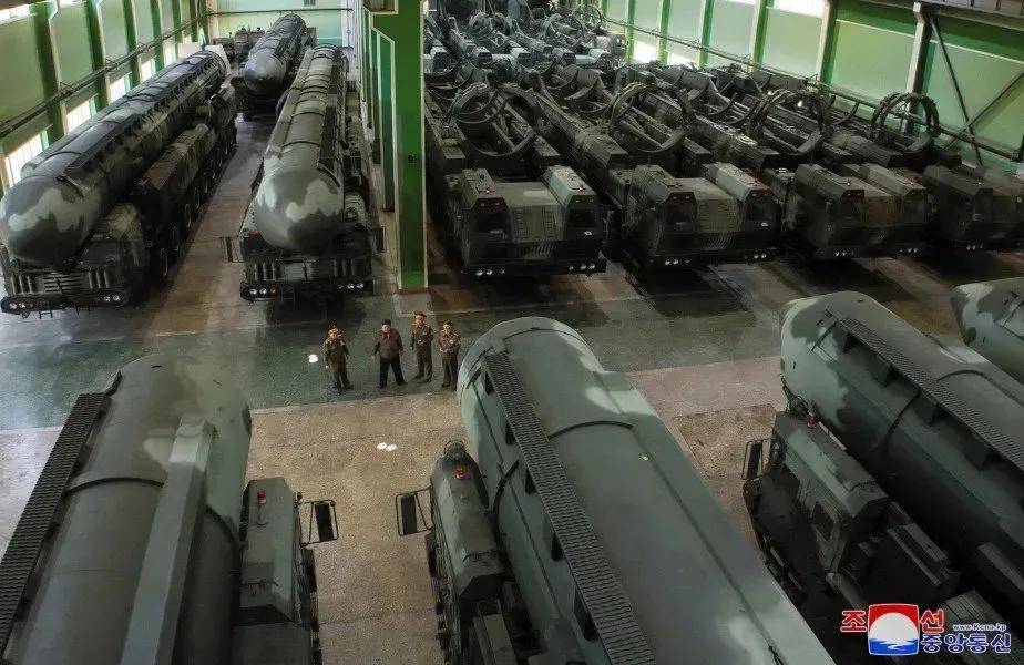 金正恩同志發(fā)出警告，“核戰(zhàn)爭一觸即發(fā)”！發(fā)生了什么？