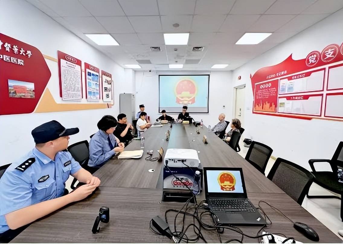 退休金2萬卻“老無所依”！上海老夫妻強(qiáng)烈拒絕由女兒養(yǎng)老｜今晚九點(diǎn)半