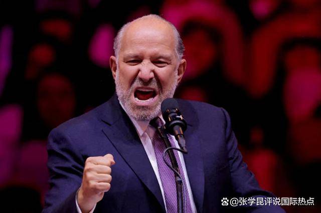 特朗普欽點(diǎn)的部長，突然被曝“拿著中國發(fā)的薪水”，美國人不干了