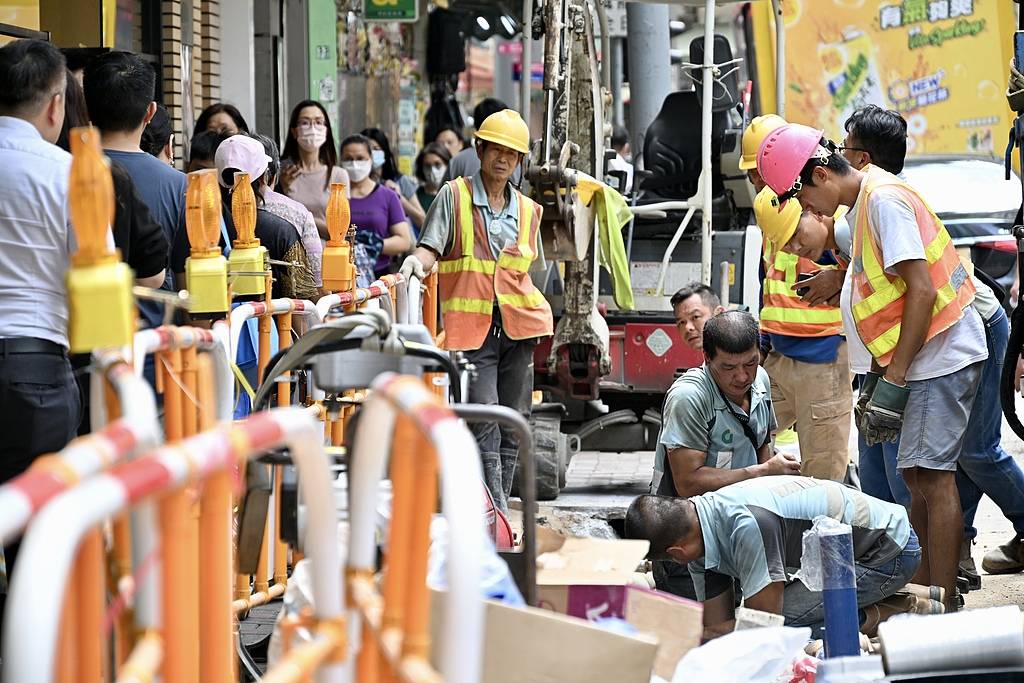 赴香港做建筑工月薪3萬月休9天，搞清全貌再說羨慕