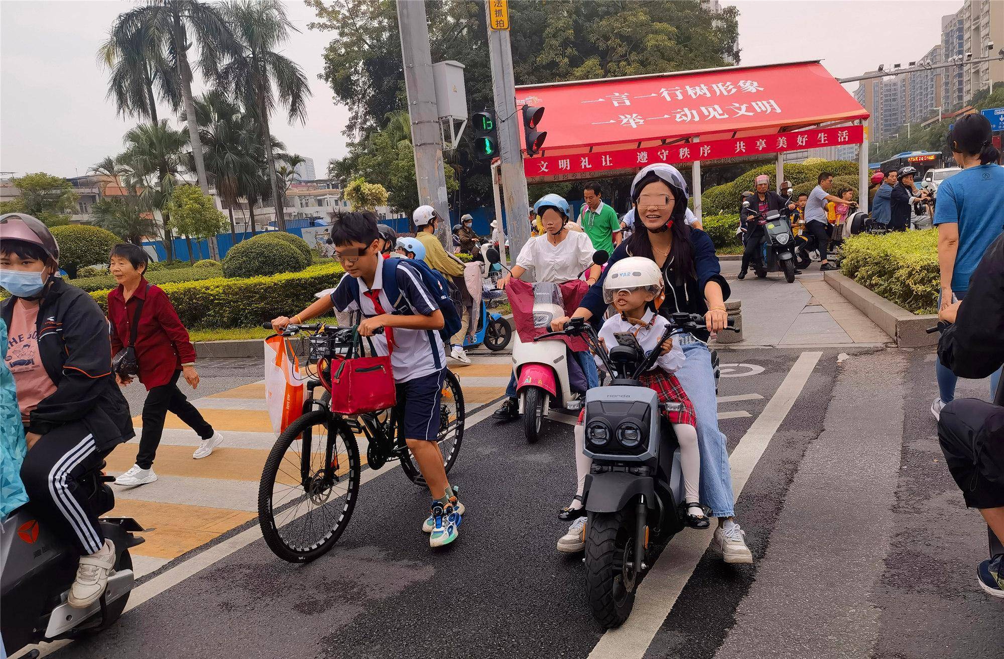 東莞電動(dòng)自行車保有量達(dá)700萬(wàn)輛，市交警支隊(duì)稱：暫不提高罰款、實(shí)行記分制度