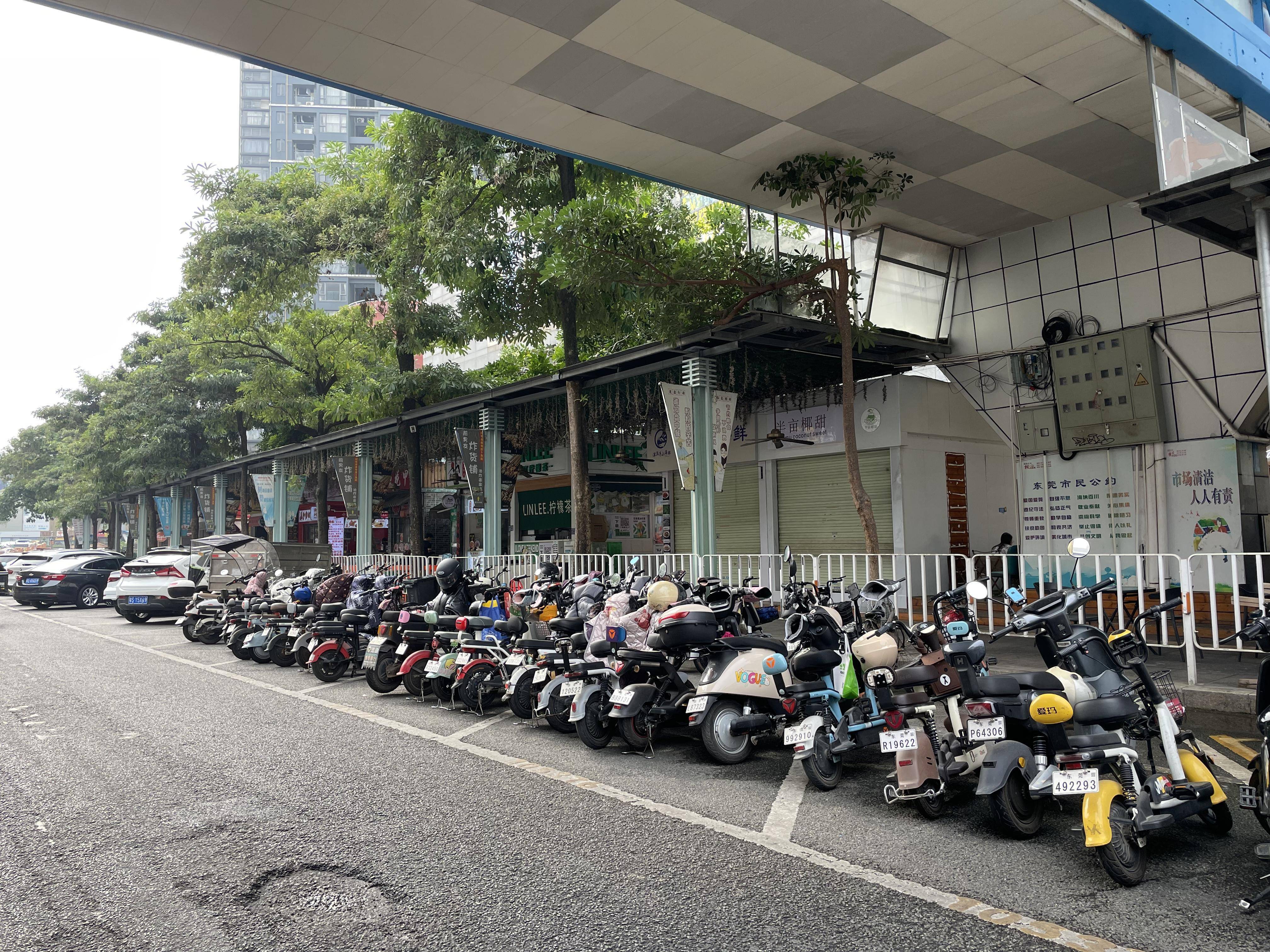 東莞電動(dòng)自行車保有量達(dá)700萬(wàn)輛，市交警支隊(duì)稱：暫不提高罰款、實(shí)行記分制度