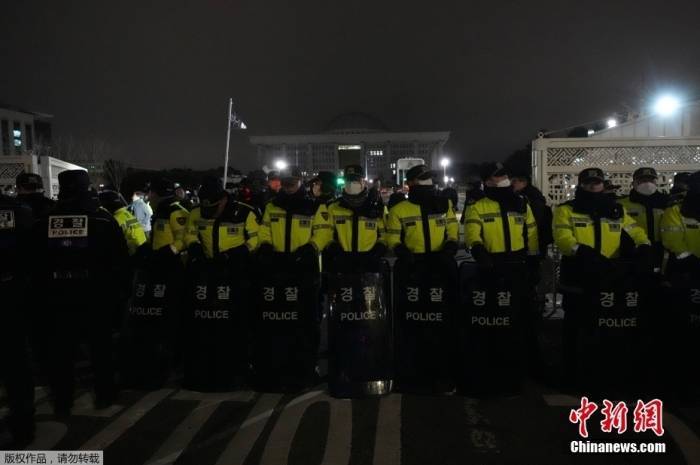 李在明講話：戒嚴(yán)令已解除，要求軍警盡快撤離