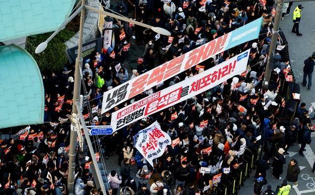 彈劾尹錫悅動議破產(chǎn)，韓國執(zhí)政黨耍無賴：人不交、總統(tǒng)權力也不交