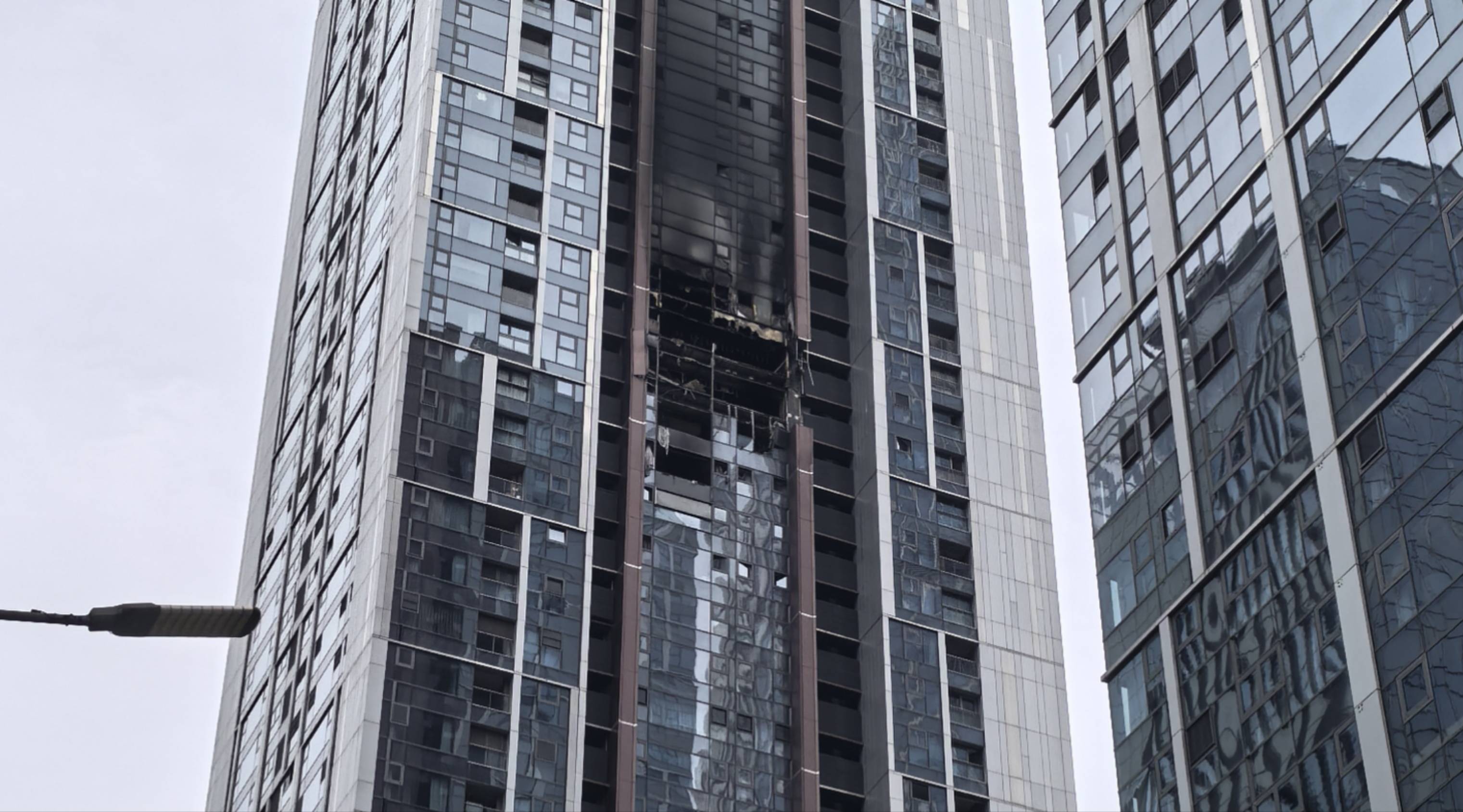 深圳悅府二期爆燃事故后續(xù)：賠償事項(xiàng)尚待確認(rèn)，死者家屬要求開具無責(zé)任證明書