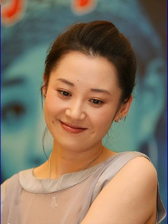 事實證明，55歲“無人敢娶”的許晴，才是真正的人間清醒！