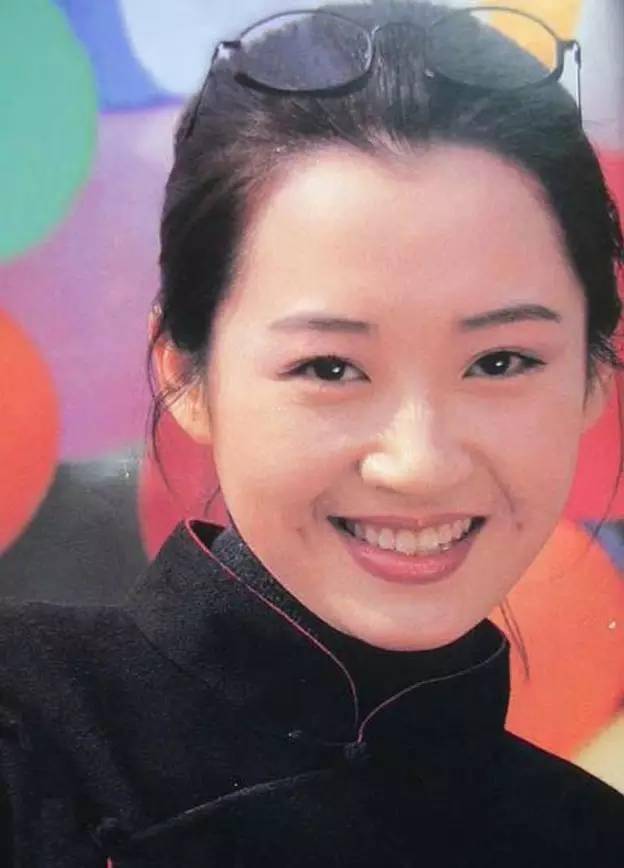 事實證明，55歲“無人敢娶”的許晴，才是真正的人間清醒！