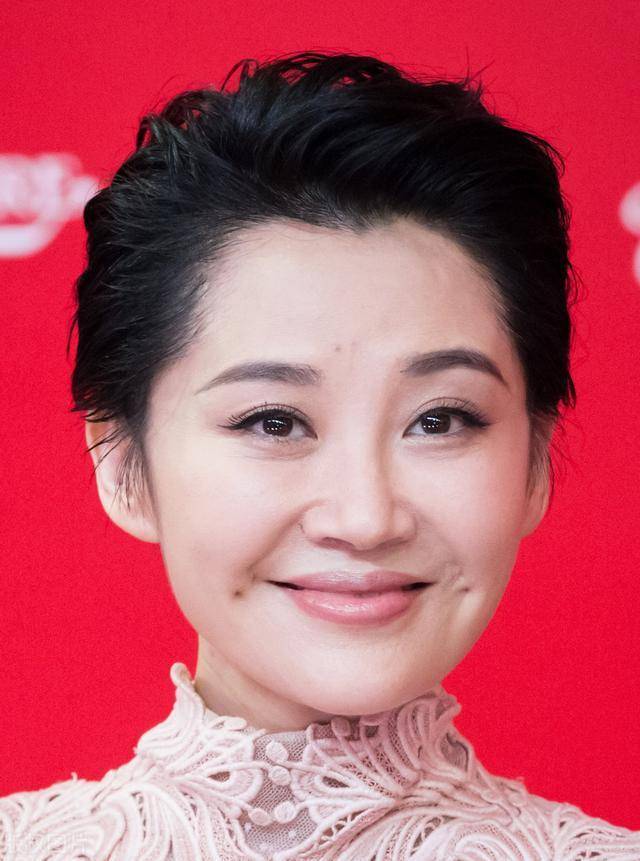 事實證明，55歲“無人敢娶”的許晴，才是真正的人間清醒！