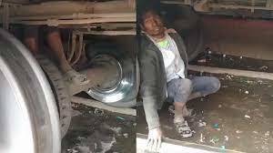 印度男子為逃票藏到火車(chē)車(chē)輪間 被發(fā)現(xiàn)時(shí)已通行至少250公里