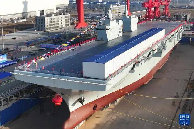 076四川艦到底余了幾萬(wàn)噸？神秘的黑色飛機(jī)又是啥？
