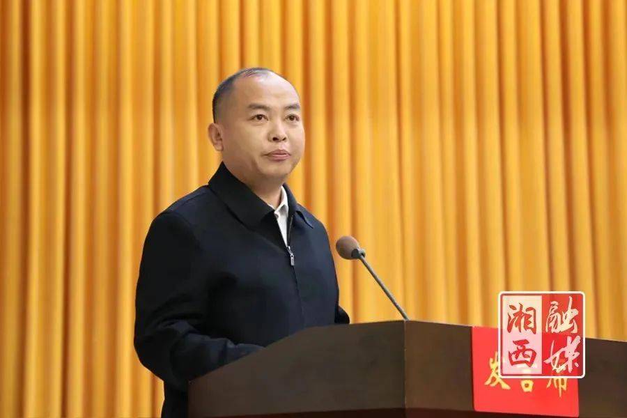 花垣縣雙龍鎮(zhèn)副鎮(zhèn)長施金通，遞補為湖南省委委員
