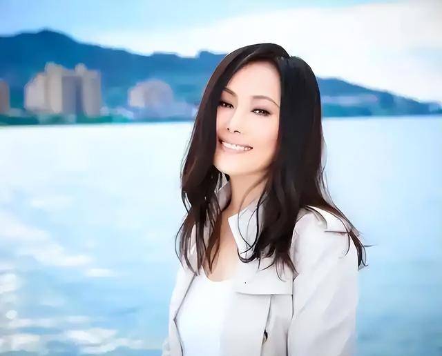 費(fèi)玉清發(fā)聲回應(yīng)江蕙患癌，“無妻無子”的他曾說要葬在江蕙墓旁