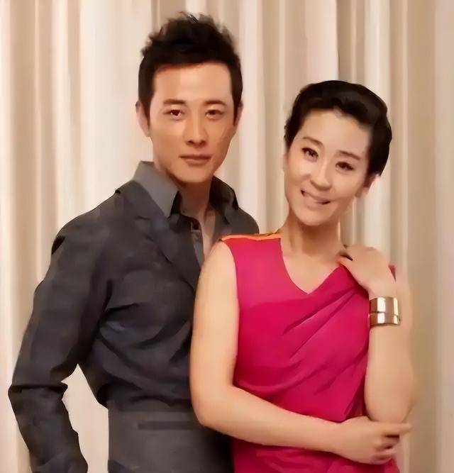 苗圃：父親病重讓羅晉掏空積蓄，出院后轉(zhuǎn)身嫁給了大21歲百億富商