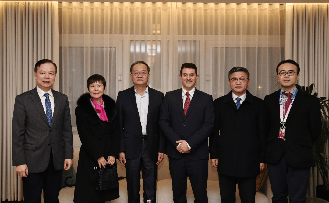 外交部副部長鄧勵，履新職
