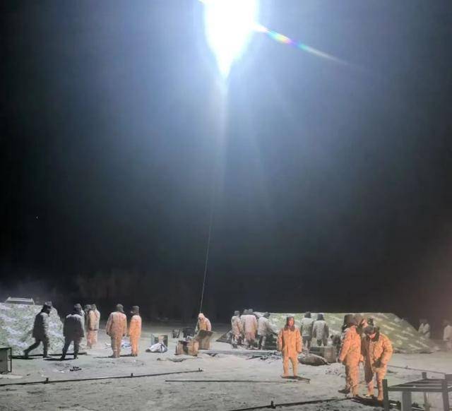 西藏災(zāi)區(qū)，無人機(jī)整晚不間斷照明救援，印軍：避免與解放軍夜戰(zhàn)