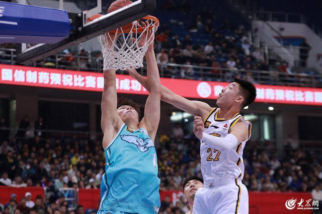 熱血沸騰！青島男籃最后三分鐘14-0絕地翻盤，隊(duì)史首次單賽季雙殺遼寧