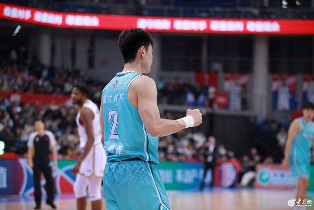 熱血沸騰！青島男籃最后三分鐘14-0絕地翻盤，隊(duì)史首次單賽季雙殺遼寧