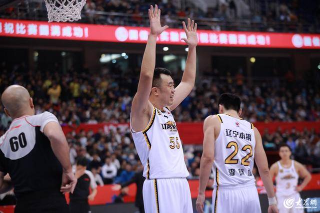 熱血沸騰！青島男籃最后三分鐘14-0絕地翻盤，隊(duì)史首次單賽季雙殺遼寧