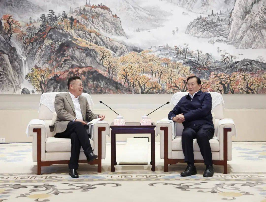 王忠林李殿勛與TCL集團(tuán)董事長(zhǎng)李東生座談