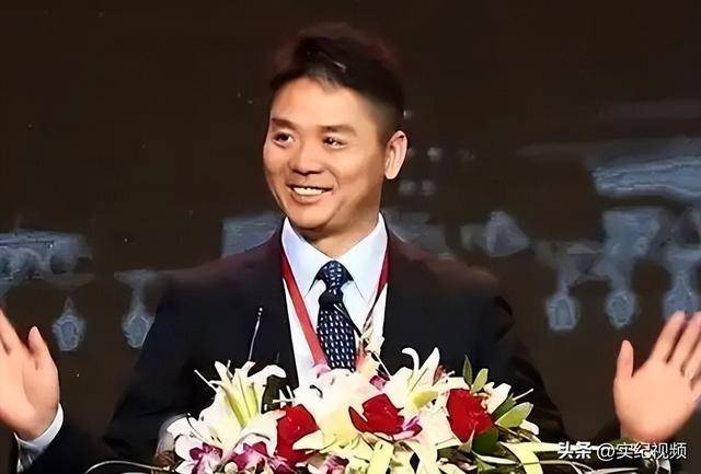 坐擁742億，卻救不了43歲妹妹！把外甥當(dāng)親子，一年給100萬(wàn)撫養(yǎng)費(fèi)