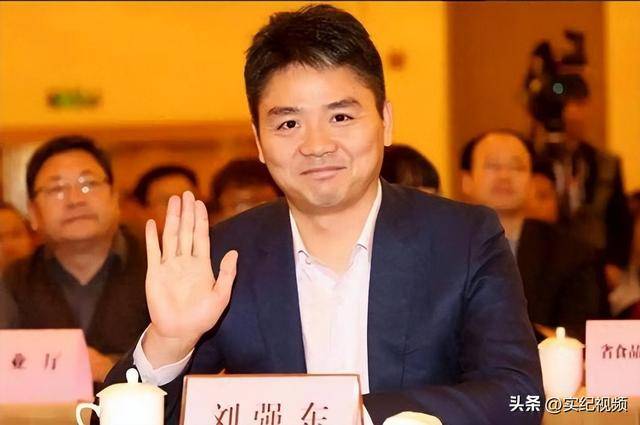 坐擁742億，卻救不了43歲妹妹！把外甥當(dāng)親子，一年給100萬(wàn)撫養(yǎng)費(fèi)