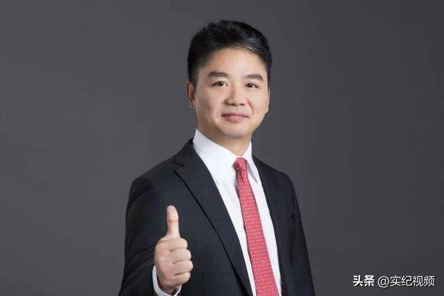 坐擁742億，卻救不了43歲妹妹！把外甥當(dāng)親子，一年給100萬(wàn)撫養(yǎng)費(fèi)