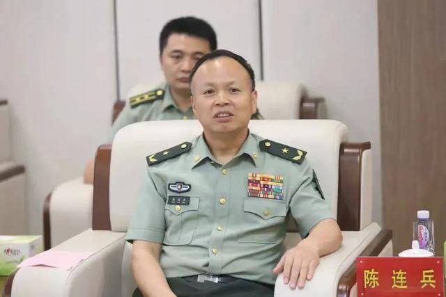 上海警備區(qū)司令員陳連兵，任上海市委常委