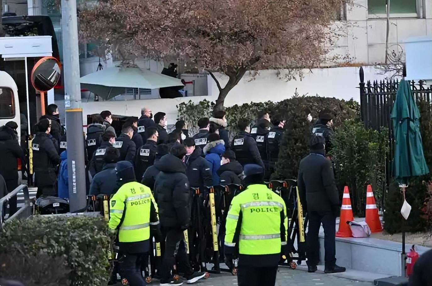 尹錫悅趕在入獄前猛打一槍，打破韓國77年慣例！忠粉悲痛！