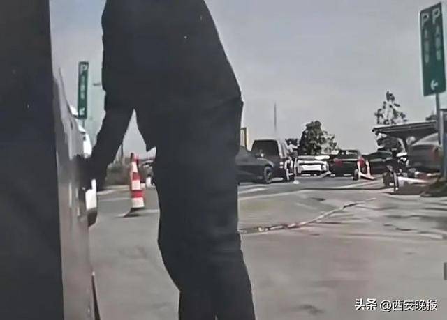 王某（男，60歲），被當(dāng)場抓獲！已刑拘