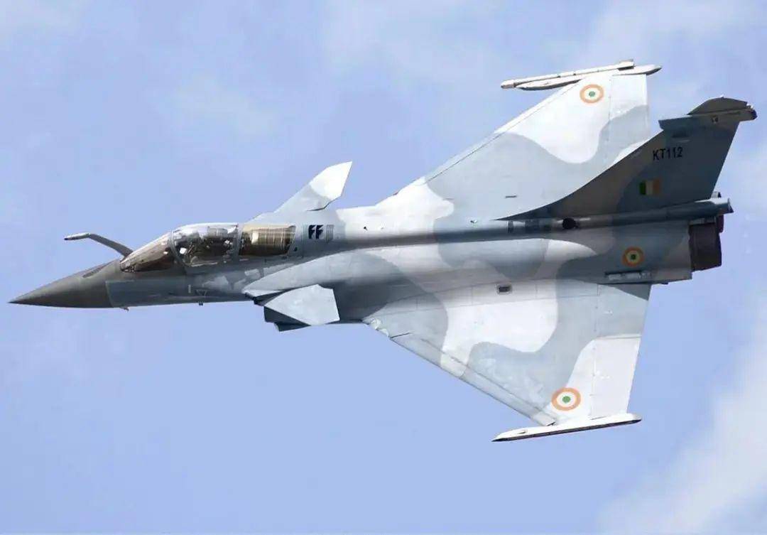 印度軍方爆出驚人內(nèi)幕，光輝戰(zhàn)機(jī)形同作秀，暴露印度空軍真實(shí)水平