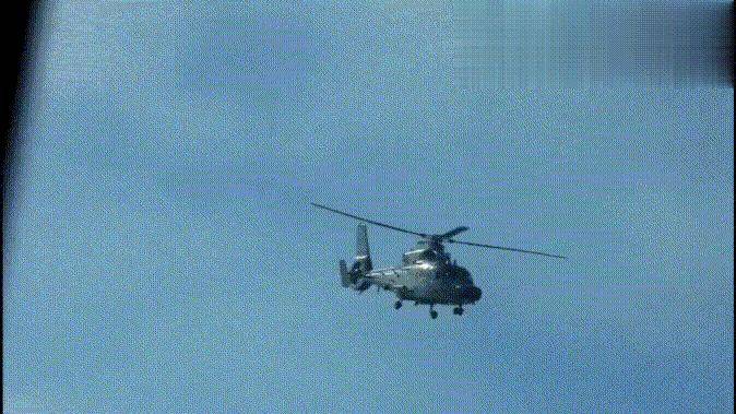 極限三米！黃巖島中菲空中對峙！武直9強(qiáng)勢碾壓，菲記者嚇得尖叫