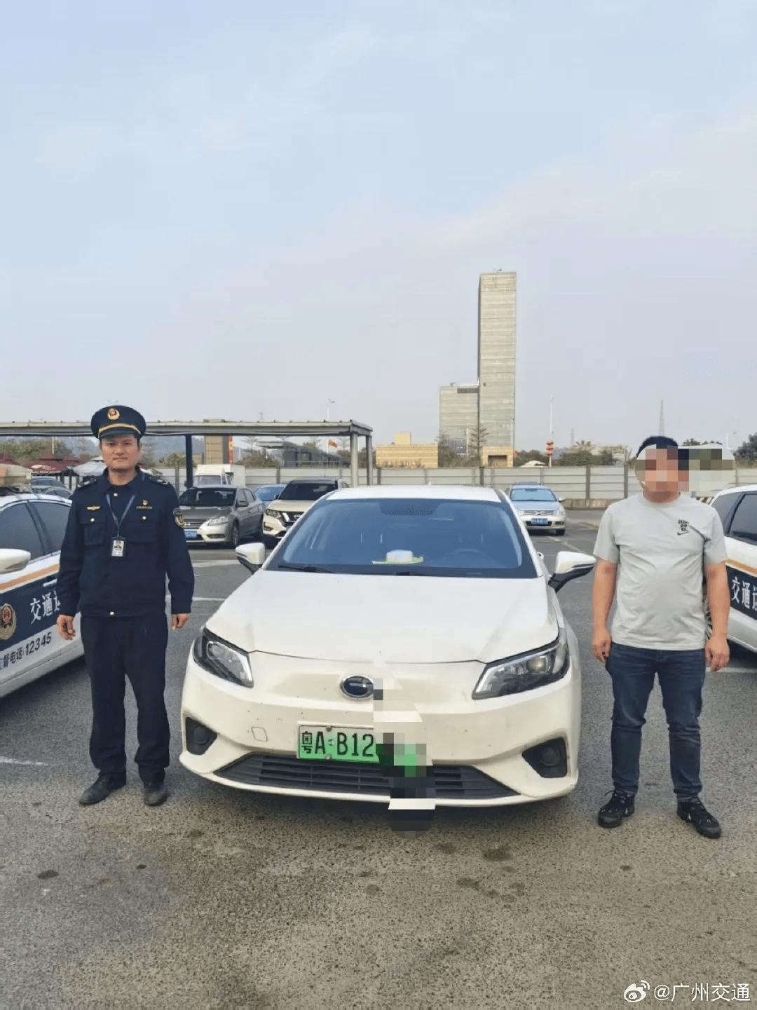 廣州南站再現(xiàn)黑車宰客，大學(xué)生打車18公里被收581元