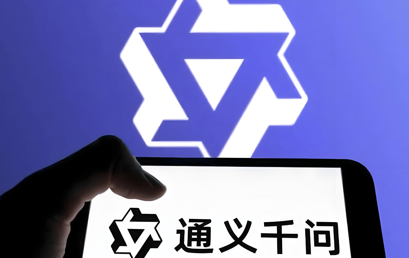 阿里開源最新推理模型：性能媲美DeepSeek-R1，但參數(shù)不到5%，強(qiáng)化學(xué)習(xí)再立大功