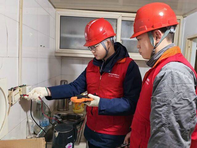 國網(wǎng)岳陽供電公司：久久為功，“電駱駝”授旗再出發(fā)