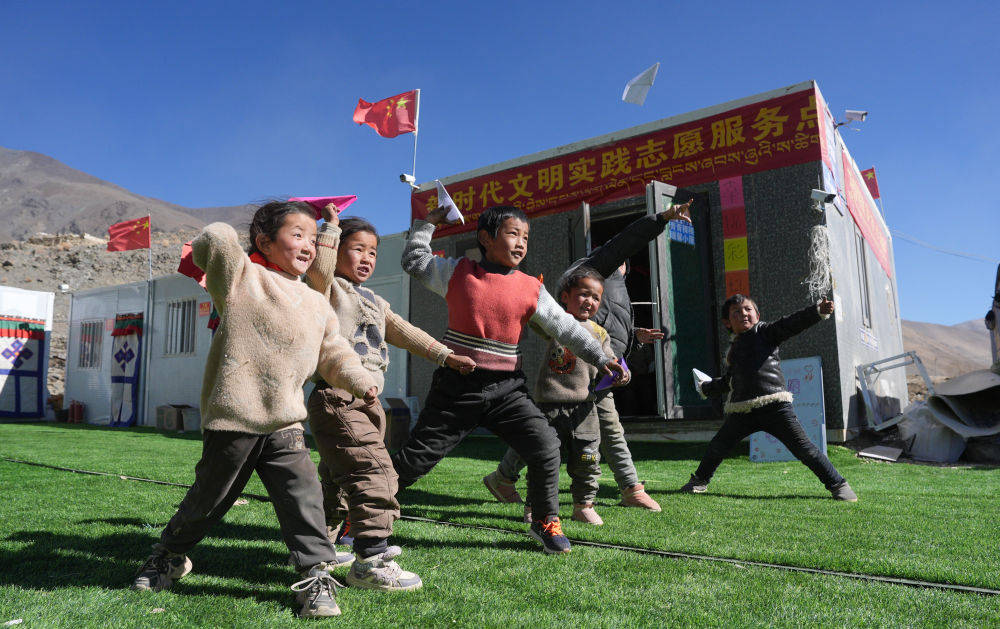 向著中國式現(xiàn)代化奮力進(jìn)發(fā)——寫在2025年全國兩會召開之際