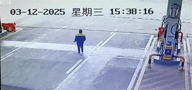 全網(wǎng)關(guān)注！加油后逃單的保時捷男司機落網(wǎng)了