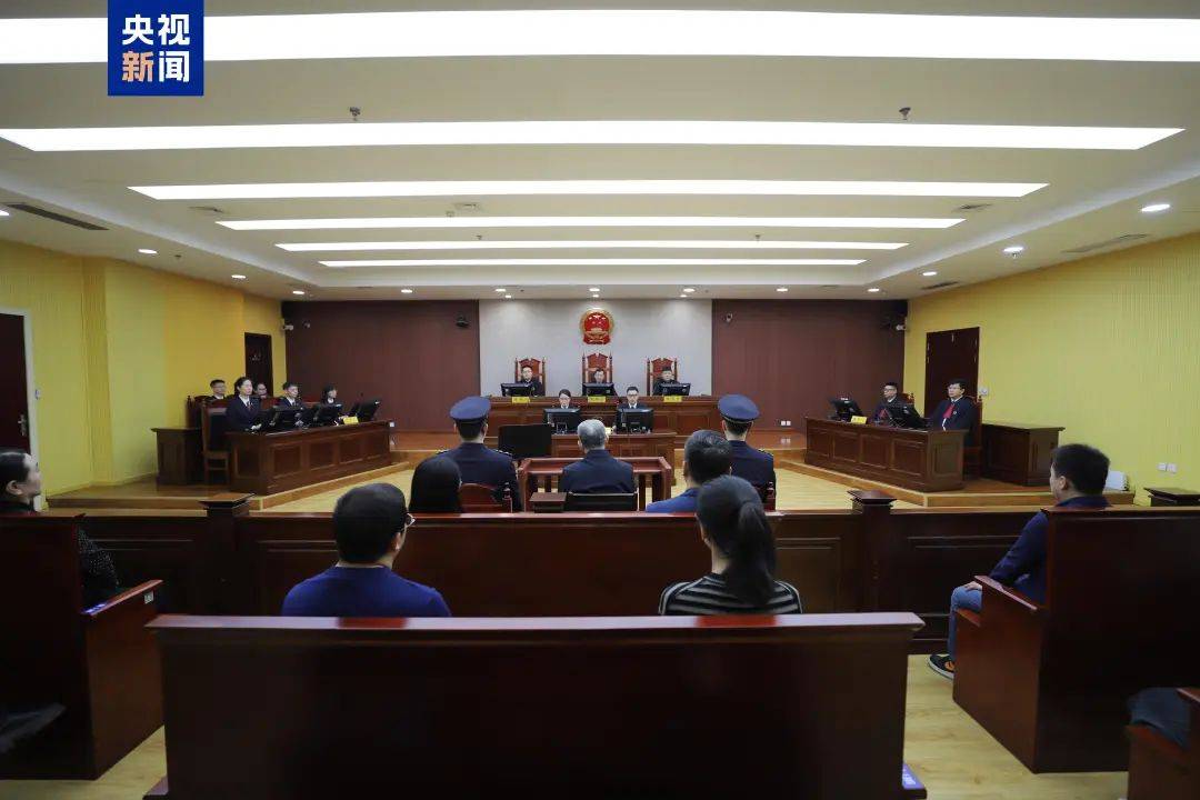 光大集團(tuán)原董事長李曉鵬，一審獲刑15年