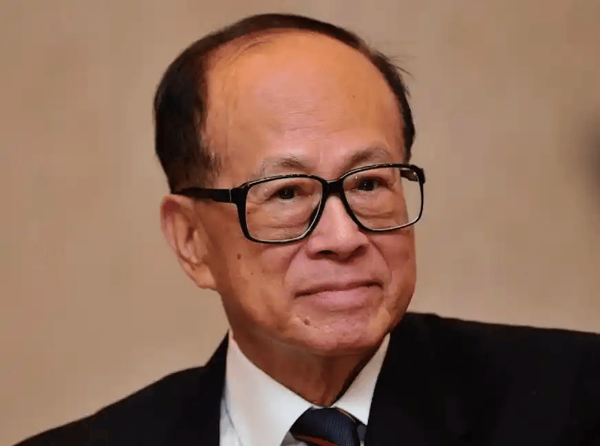 大陸話音剛落，港口收購懸念升級！李嘉誠之子赴陸，官方上硬菜