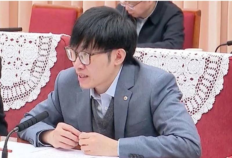 DeepSeek創(chuàng)始人梁文鋒首登全球富豪榜！好友稱其低調(diào)