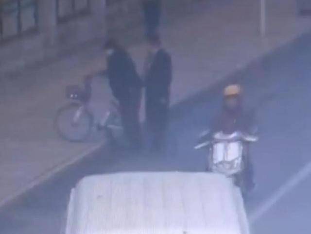 騎自行車碰瓷！北京一六旬男子騙取25人共4.6萬余元，法院判了