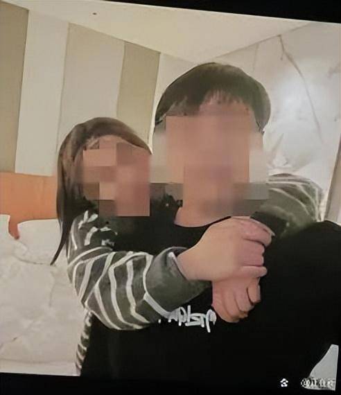上海一區(qū)財(cái)政局主任科員被妻子舉報(bào)出軌副科長，當(dāng)?shù)丶o(jì)委回應(yīng)