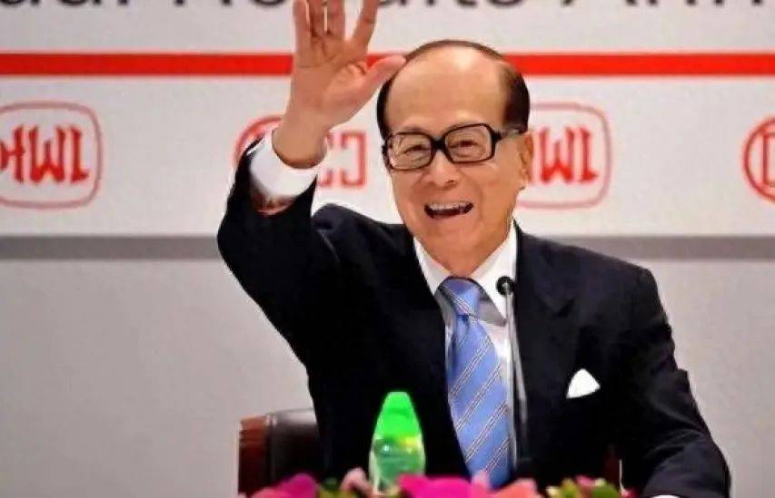不見棺材不落淚！只剩4天，李嘉誠心意已決，中方用5字定調(diào)