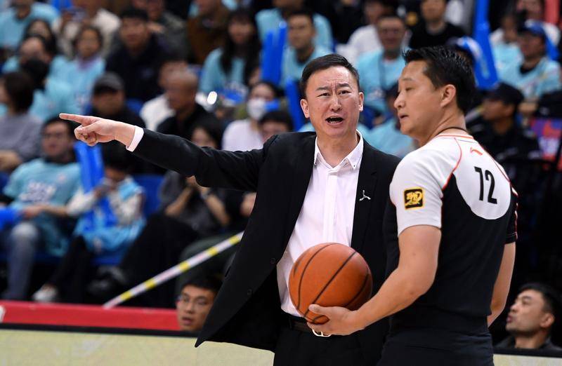 媒體人：劉維偉青島執(zhí)教生涯已結束 場外力量非常強大